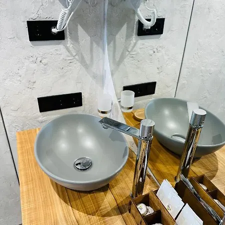 Hotel Crepdechine 2*