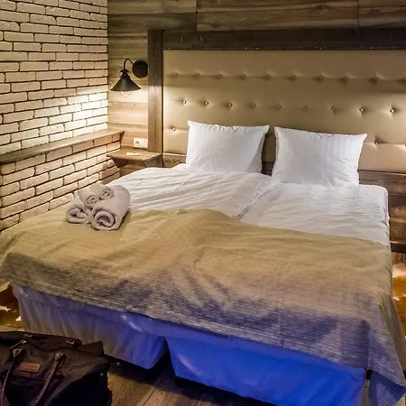 Crepdechine 2* Boekovel