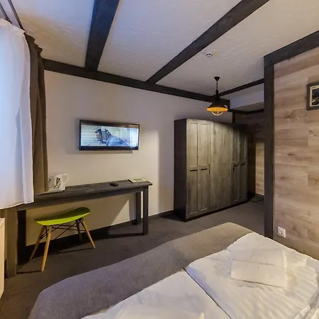 Crepdechine Hotel 2*