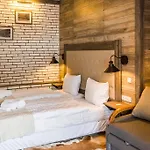 Crepdechine Hotel 2*