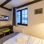 Crepdechine Hotel