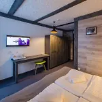 Hotel Crepdechine 2*