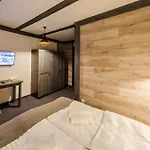 Hotel Crepdechine 2*